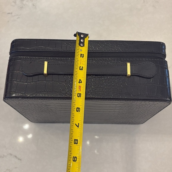 Awesome beauty box! - Picture 10 of 11